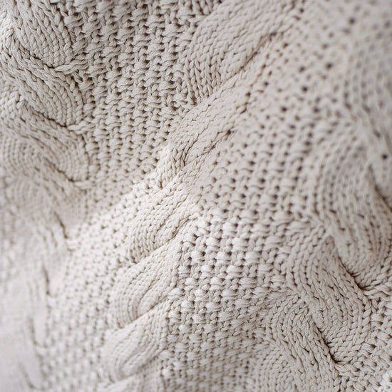 Kuscheldecke / Tagesdecke - Gestrickte Cable Creme 04