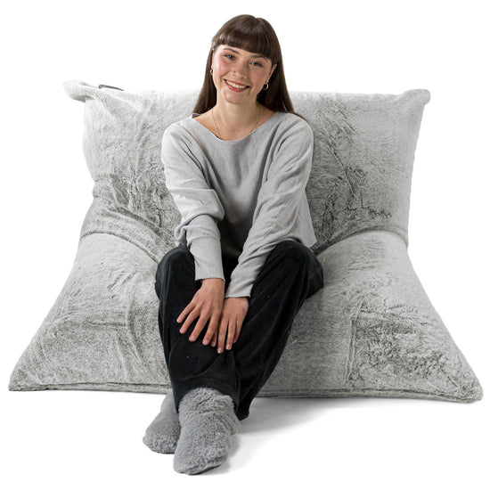 Sitzsack XXL - Kaninchen Kunstfell Hellgrau 01