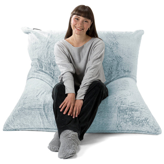Sitzsack XXL - Kaninchen Kunstfell Pastellblau 01
