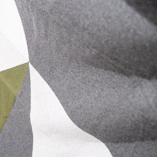 Kuscheldecke / Tagesdecke - Gestrickte Abstrakter Farbblock Grau 04