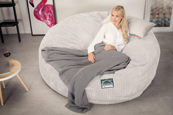 CloudSac 3000 XXL Kingsize Memory-Schaum Sitzsacksofa - Cord Elfenbein Fabric Close-up Image