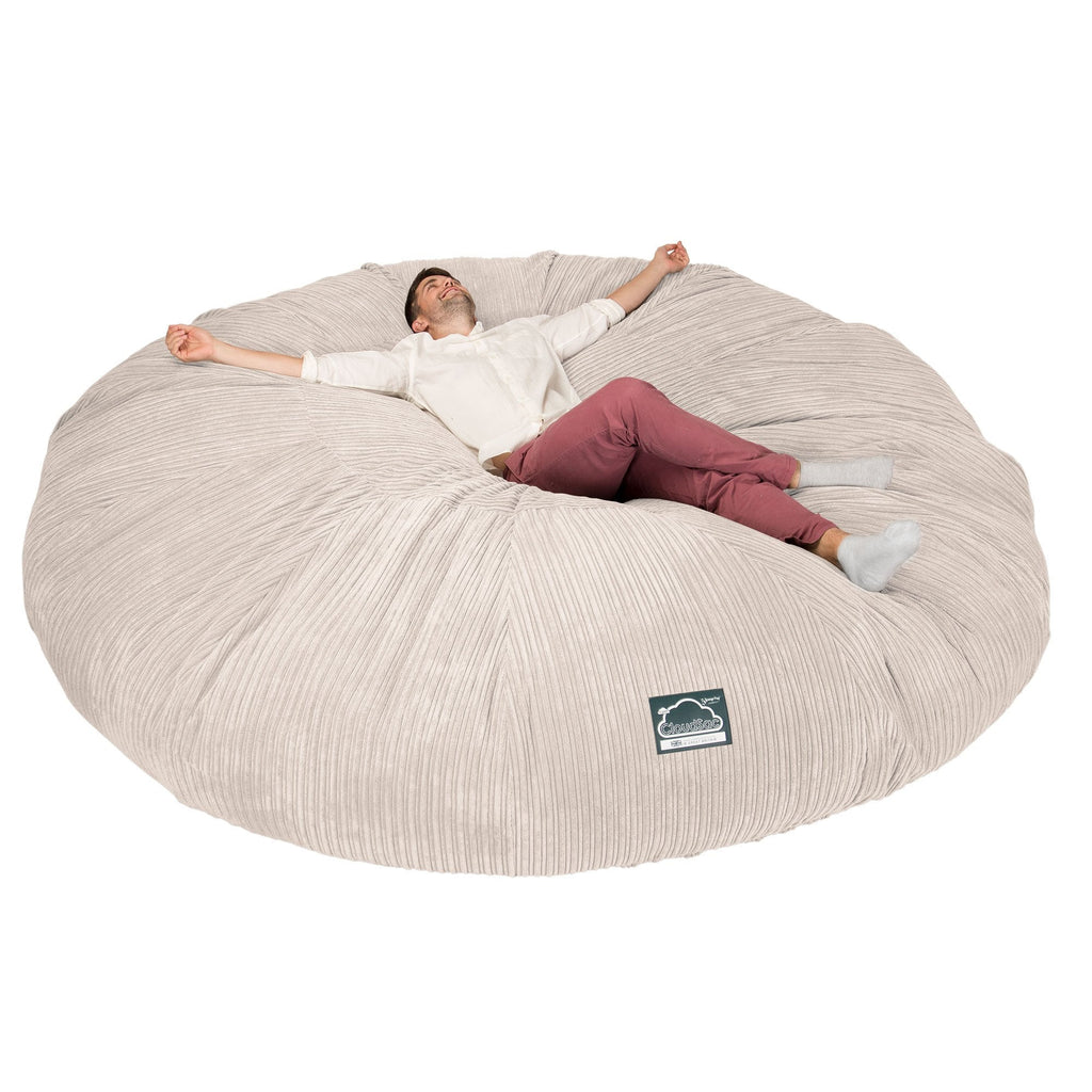 Lounge Pug, CloudSac 5000 XXXXXL, Gigantischer Memory-Schaum Sitzsacksofa, Schlafsofa, Cord Elfenbein
