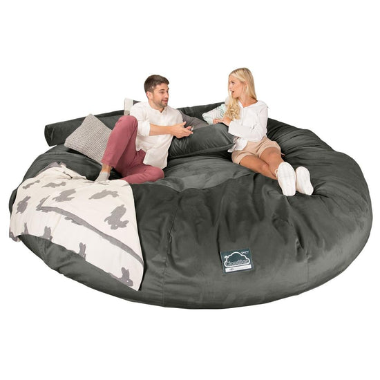Lounge Pug, CloudSac 5000 XXXXXL, Gigantischer Memory-Schaum Sitzsacksofa, Schlafsofa, Samt Schiefergrau