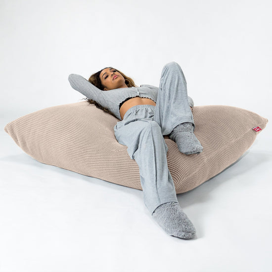 LOUNGE PUG - Riesen Sitzsack XXL - Sitzkissen - Ellos Gestrickter Creme