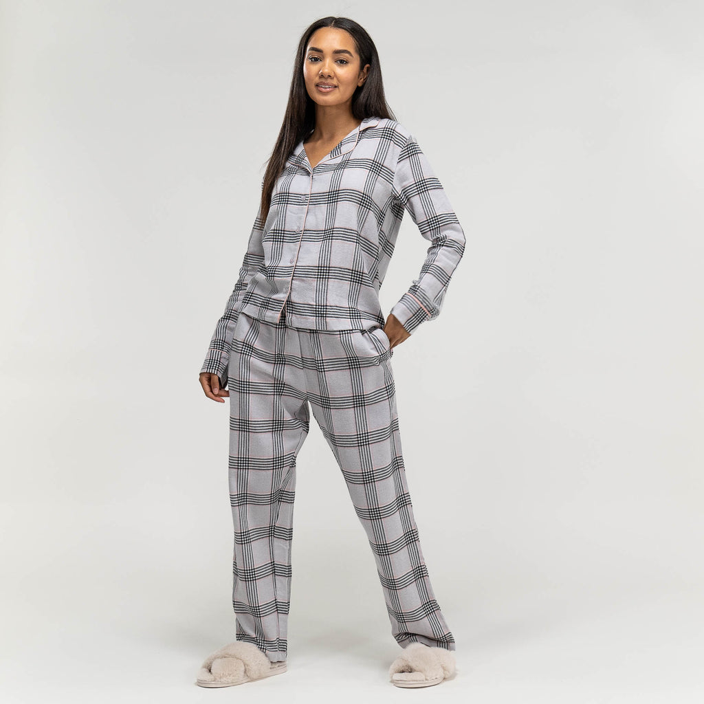 Damen Pyjama aus Baumwolle im Karo-Design 01