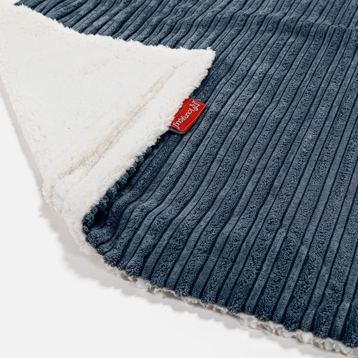 Lounge Pug Sherpa-Kuscheldecke Tagesdecke Cord Marineblau 100 x 140 cm– Big Bertha Original DE
