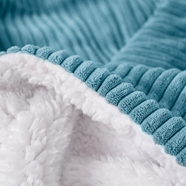 Sherpa-Decke - Cord Türkis Fabric Close-up Image
