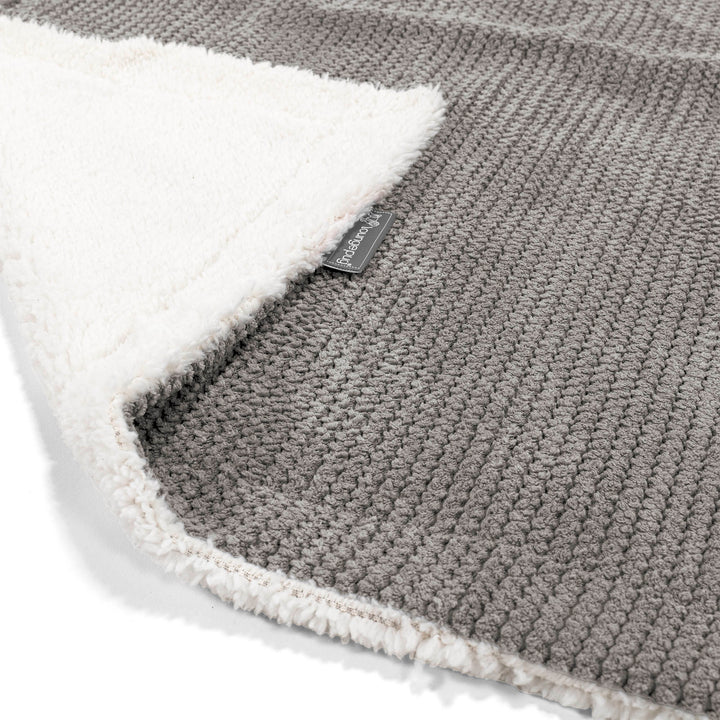 Lounge Pug Sherpa-Kuscheldecke Tagesdecke Waffle Cord Anthrazit 100 x 140 cm– Big Bertha Original DE