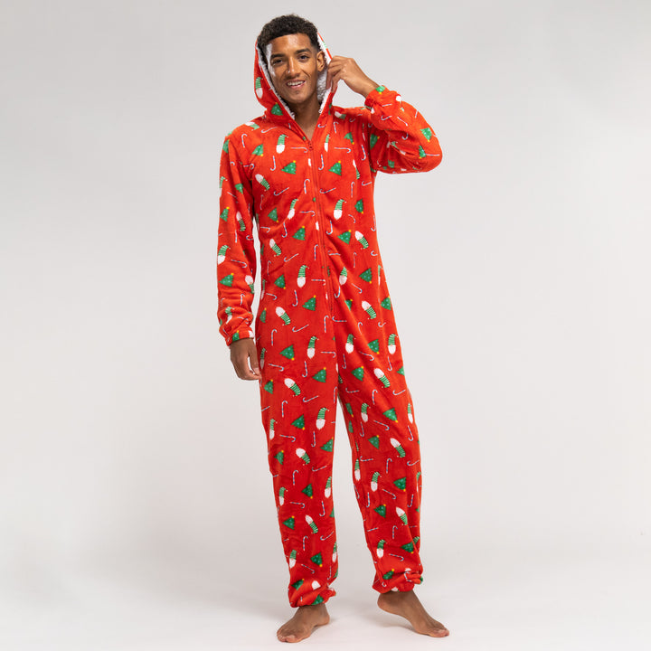 Roter Fleece-Onesie für Herren mit Weihnachtsmotiven 04